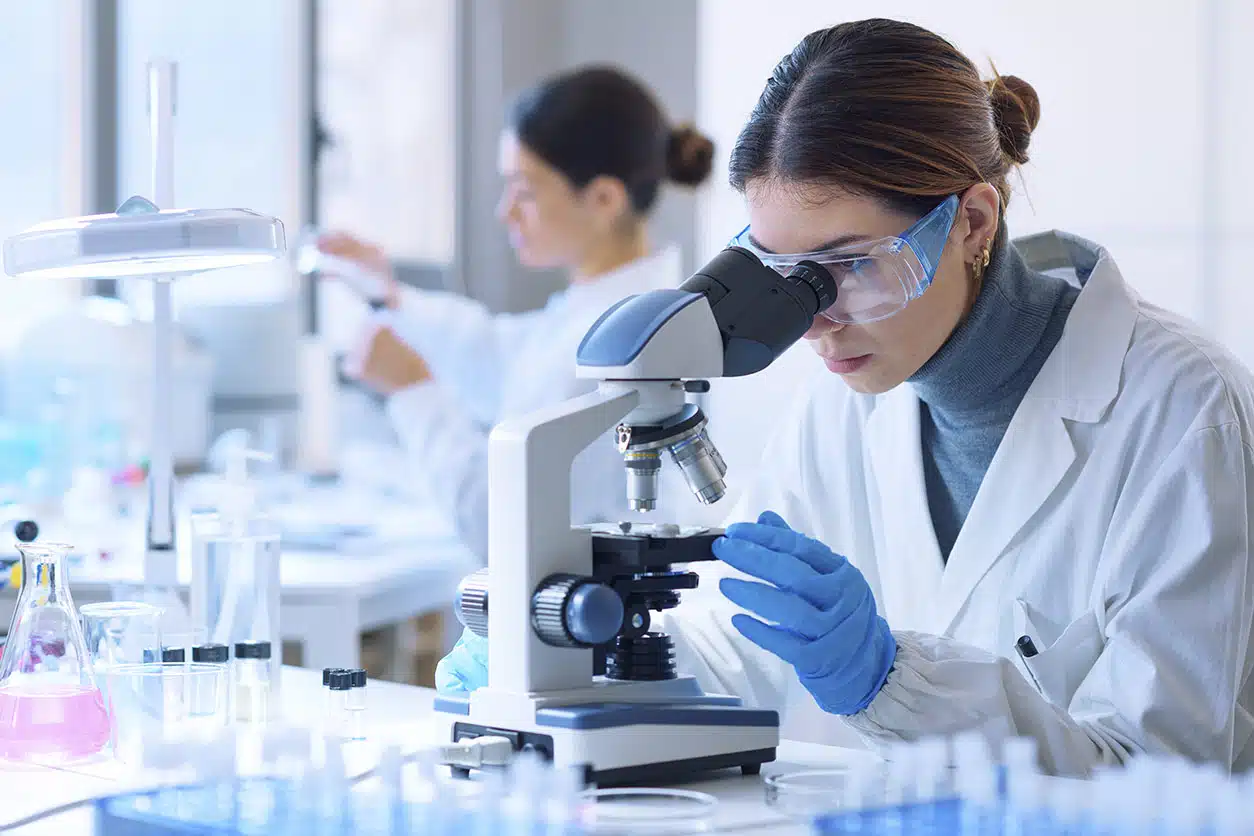 donde-estudiar-laboratorio-clinico-biomedico-madrid
