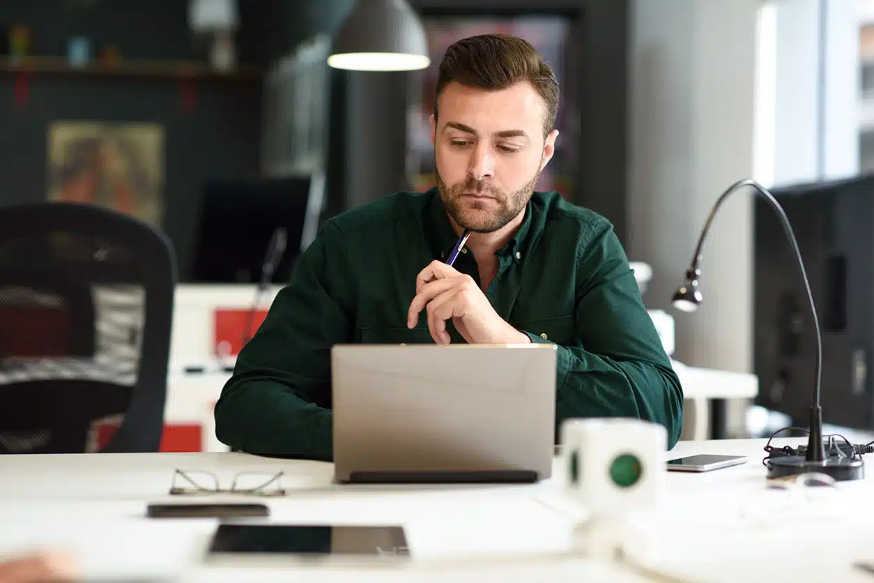 ¿Cuánto tiempo se tarda en preparar las oposiciones de Policía Nacional? Su dificultad