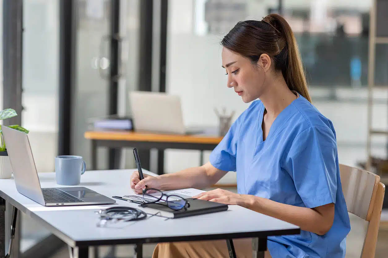 Exámenes de las Pruebas Libres de Auxiliar de Enfermería: así son