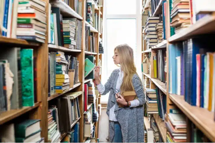 diferencia-auxiliar-biblioteca-tecnico-auxiliar-biblioteca